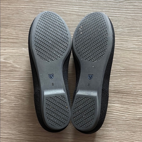 Like New Rothy's Black Ballet Flats Size 8 - Picture 3 of 5